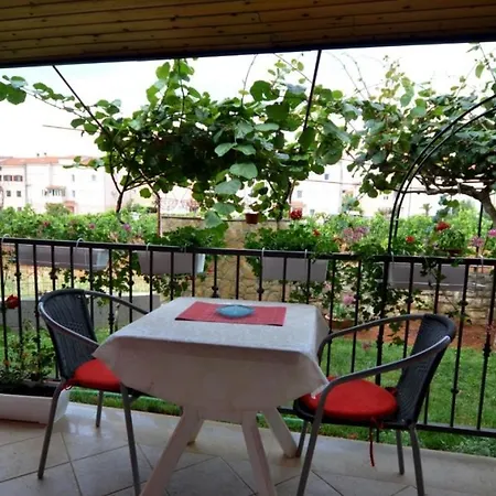 Studio In Varvari With Terrace, Air Conditioning, Wifi, Washing Machine 664-4