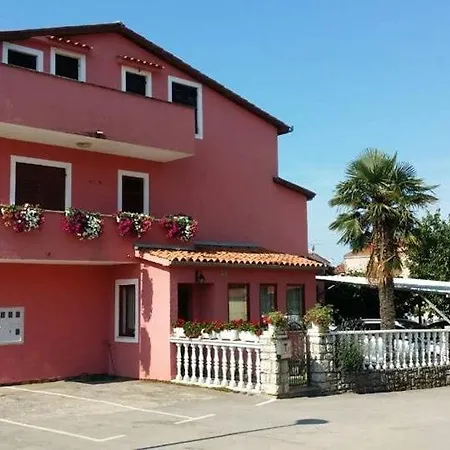 Studio In Varvari With Terrace, Air Conditioning, Wifi, Washing Machine 664-4 Apartman Porec